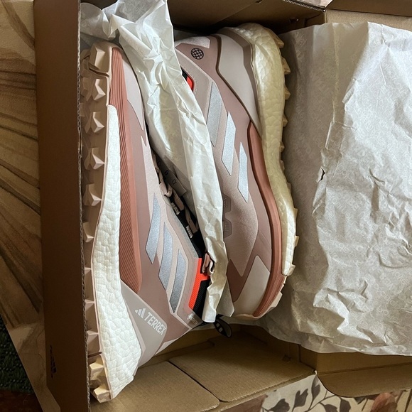 Women’s Adidas Terrex ‘Free Hiker’ Shoe - Size 9 - Picture 3 of 4